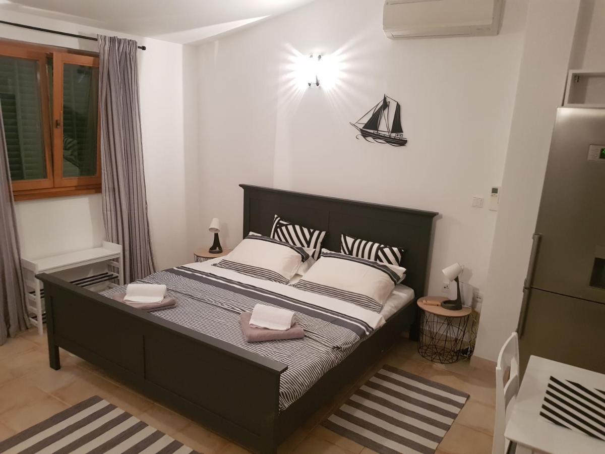 Apartments Summer Touch Петрчане Екстер'єр фото
