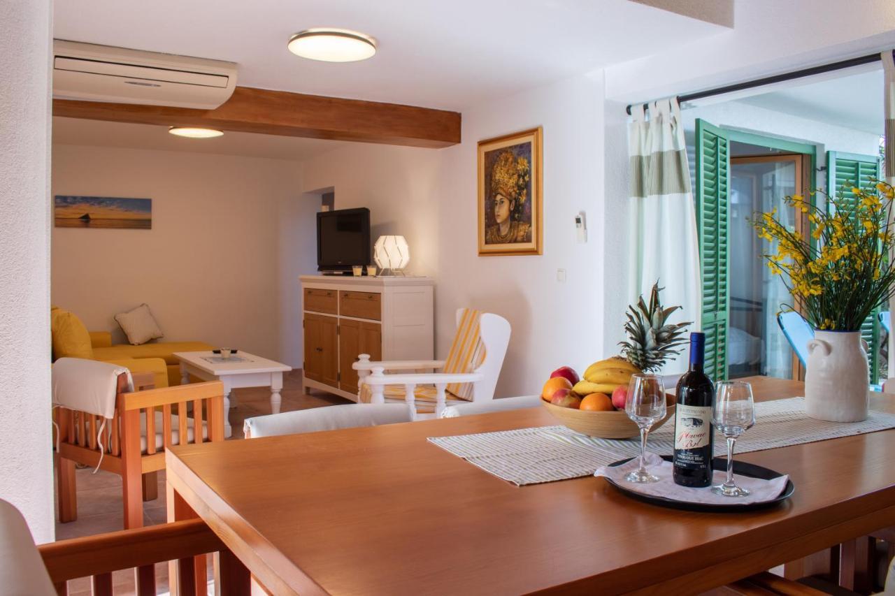 Apartments Summer Touch Петрчане Екстер'єр фото